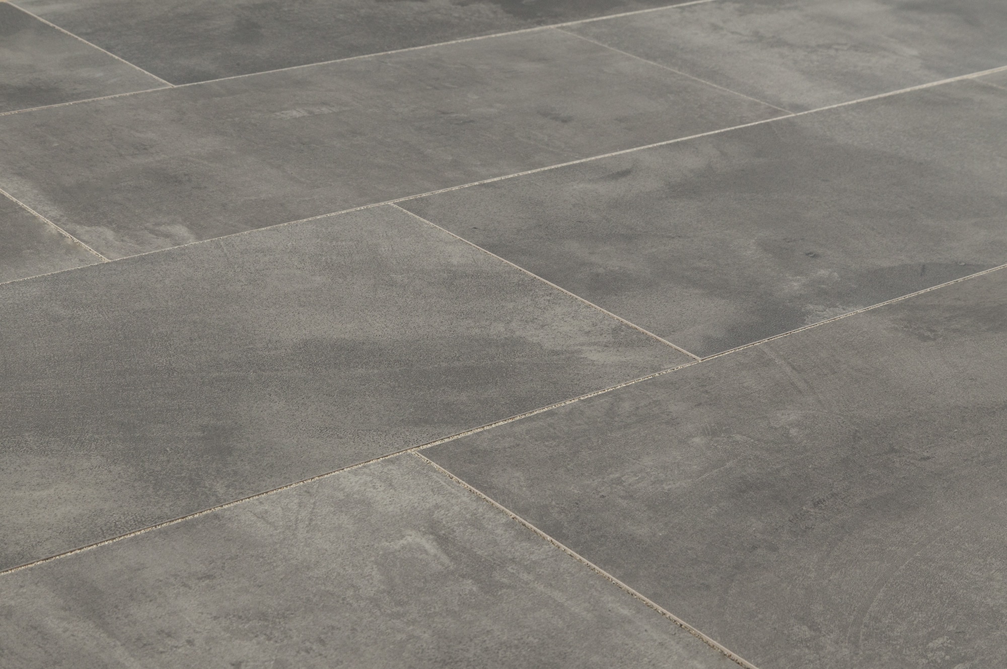 10100084-salerno-concrete-series-dark-gray-24x24-angle.jpg